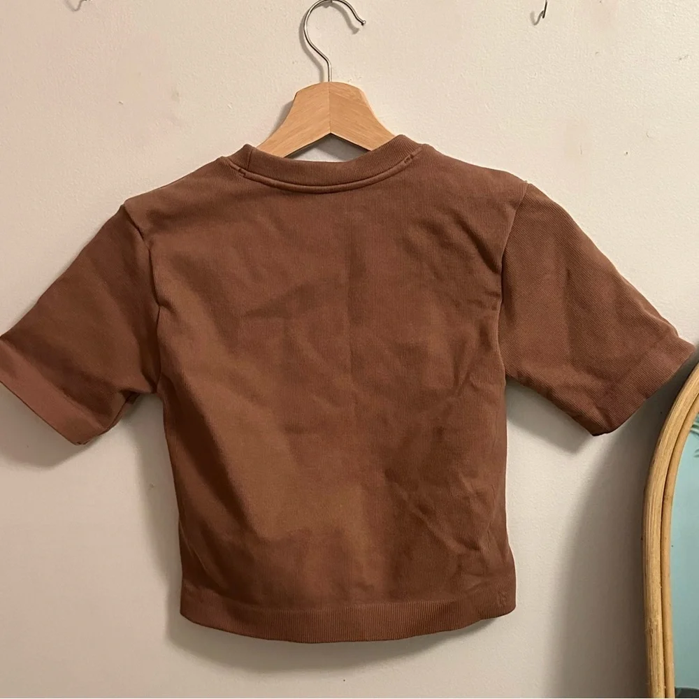 Cropped Stretchy Everlane T-shirt Size M - Picture 4 of 4